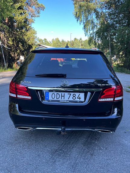 Mercedes-Benz E220 4 of 18