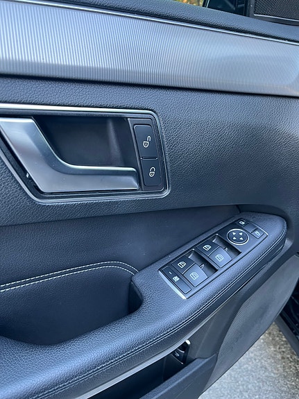 Mercedes-Benz E220 10 of 18