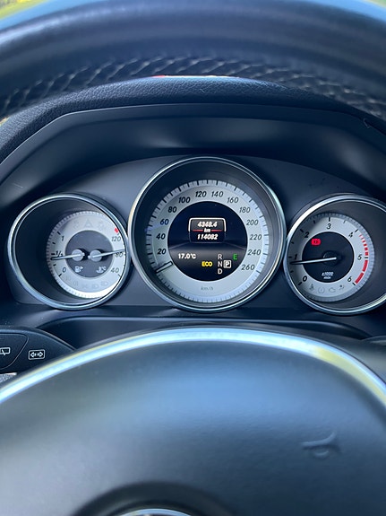 Mercedes-Benz E220 7 of 18
