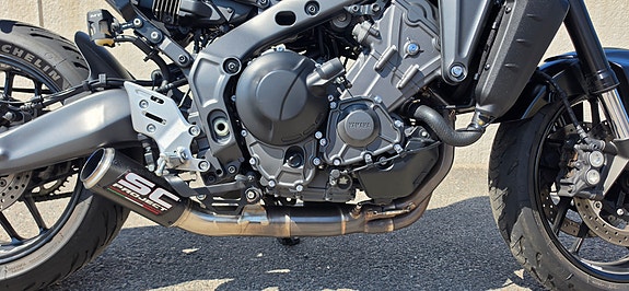 Yamaha MT-09 2 of 4