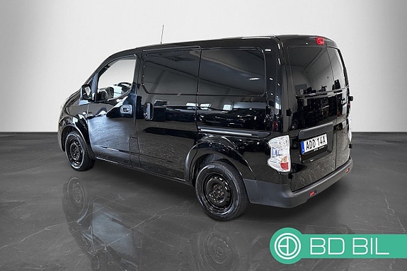 Nissan e-NV200 2 of 5