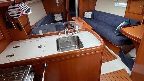 Beneteau Oceanis 323 -2007. Yanmar 3YM20. Fällbar köl! 1 äga 5 of 5