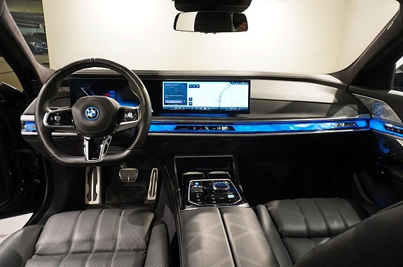 BMW i7 12 of 22