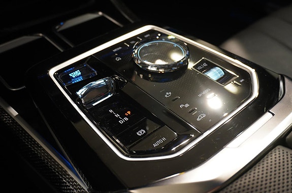 BMW i7 17 of 22