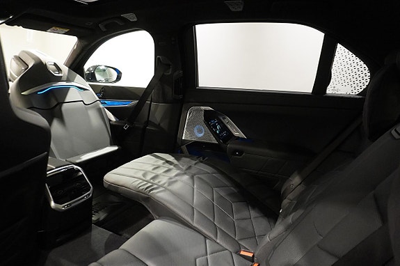 BMW i7 10 of 22