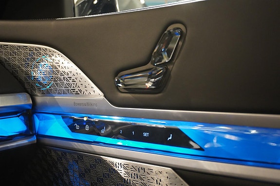 BMW i7 14 of 22