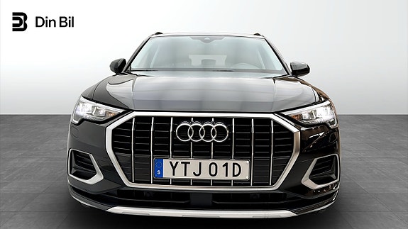 Audi Q3 4 of 15