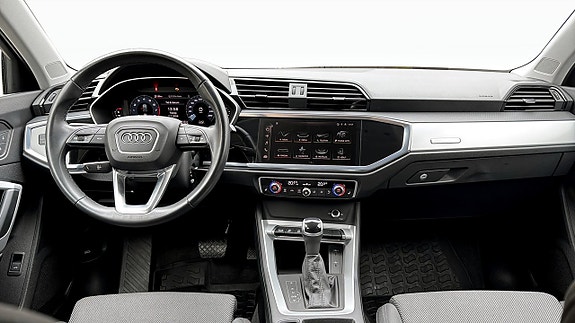 Audi Q3 13 of 15