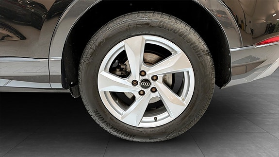 Audi Q3 6 of 15