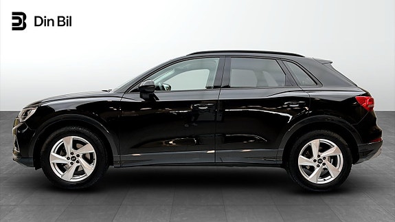 Audi Q3 2 of 15