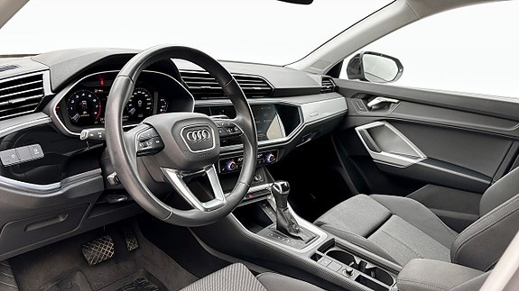 Audi Q3 7 of 15