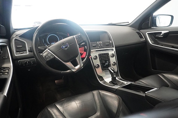 Volvo XC60 8 of 12