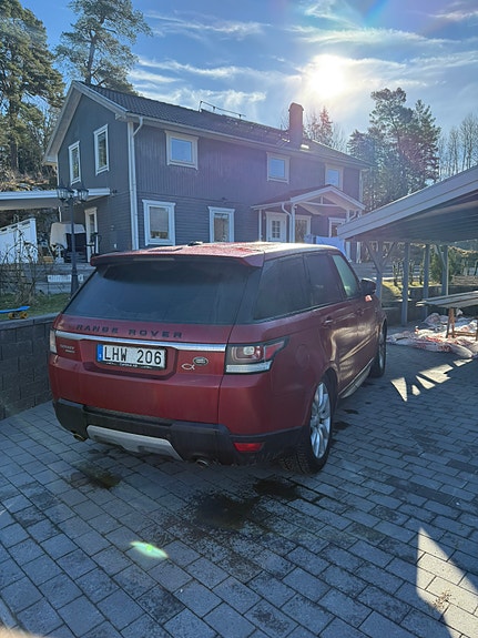 Land Rover Range Rover Sport 3 of 8