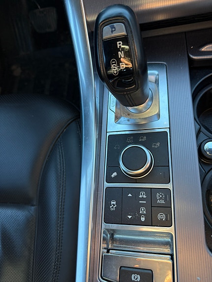 Land Rover Range Rover Sport 6 of 8
