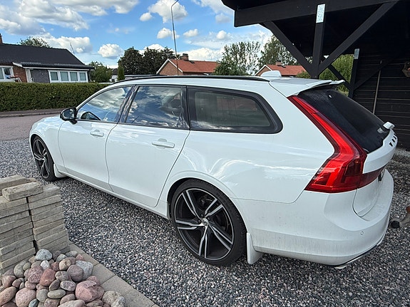 Volvo V90 3 of 5
