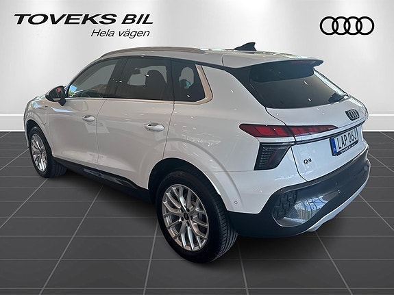 Audi Q3 4 of 5
