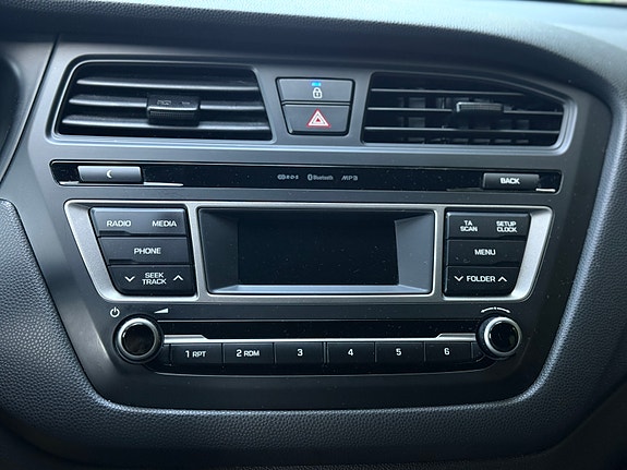 Hyundai i20 6 of 12