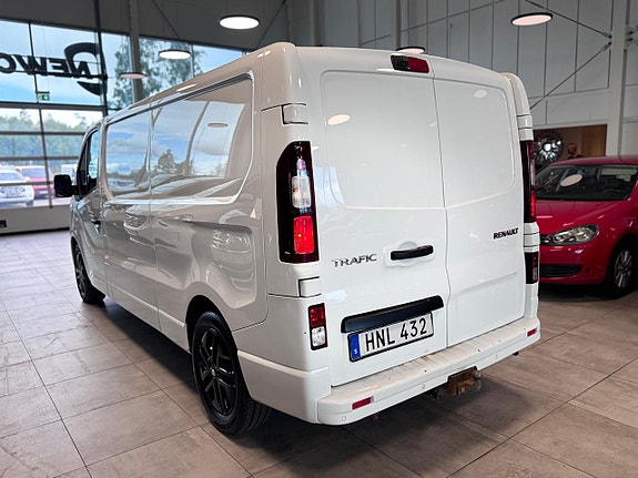 Renault Trafic 4 of 5