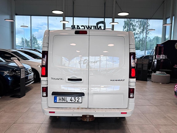 Renault Trafic 5 of 5