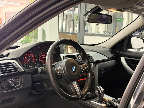 BMW 320d 24 of 27