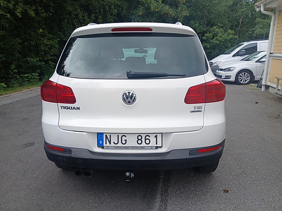 Volkswagen Tiguan 4 of 5