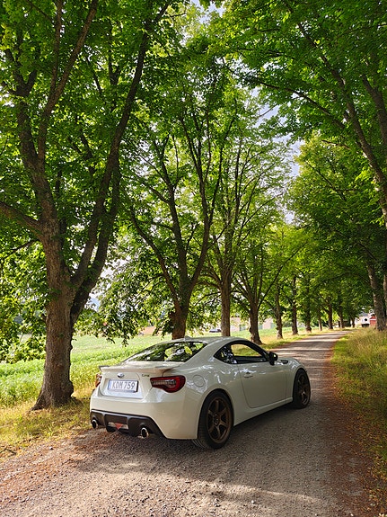 Subaru BRZ 2 of 5