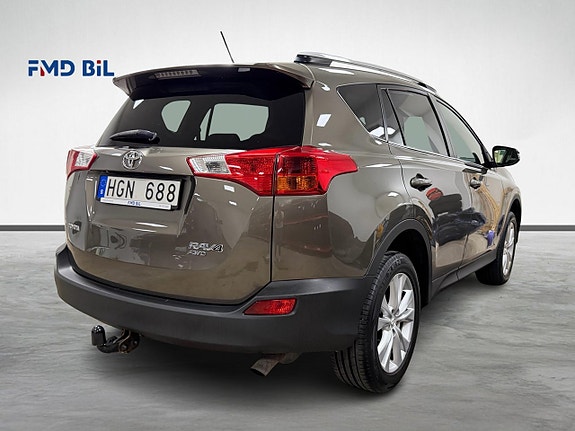 Toyota RAV4 4 of 30