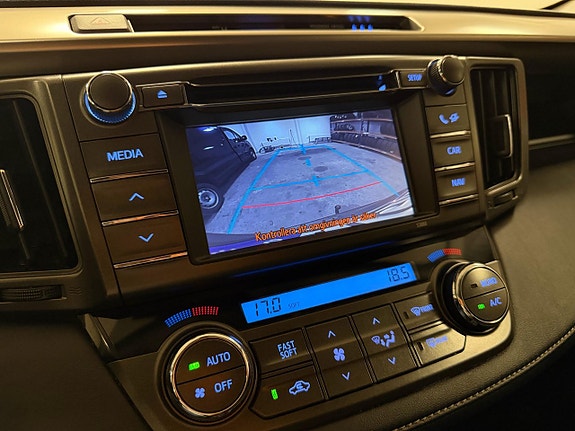 Toyota RAV4 17 of 30