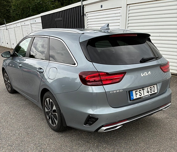 Kia Ceed 3 of 5
