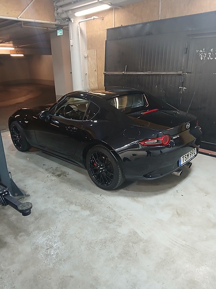 Mazda MX-5 2 of 5