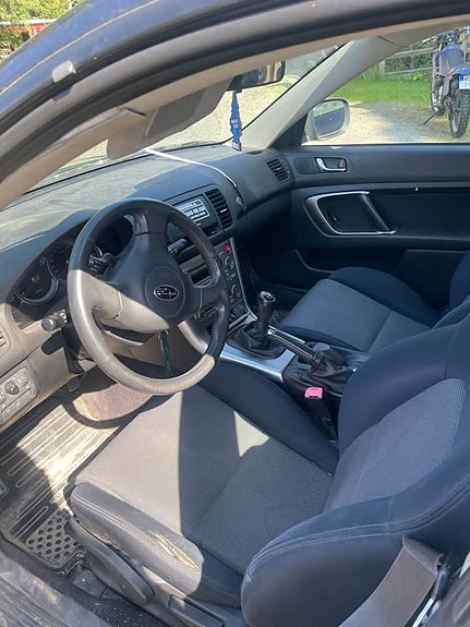 Subaru Legacy 4 of 5