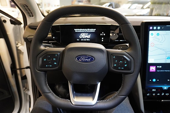 Ford Explorer 13 of 20