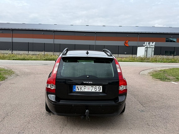 Volvo V50 2 of 5