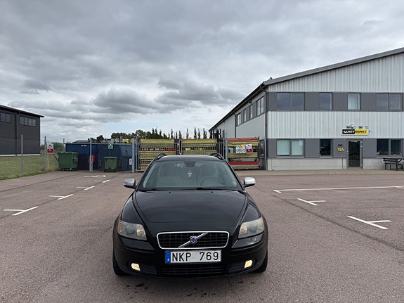 Volvo V50 5 of 5