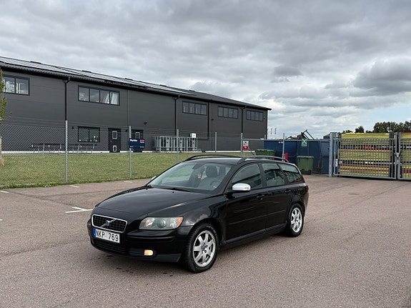 Volvo V50 4 of 5