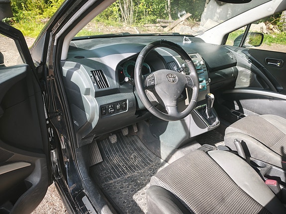 Toyota Corolla Verso 7 of 10