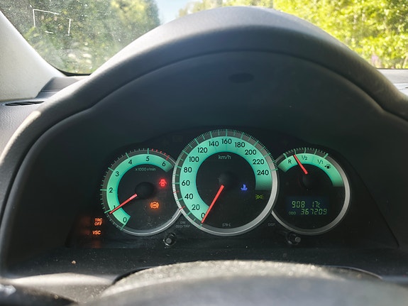 Toyota Corolla Verso 4 of 5