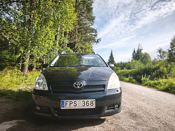 Toyota Corolla Verso 9 of 10