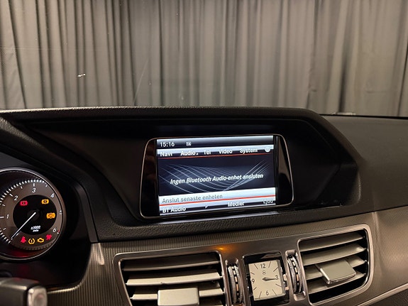 Mercedes-Benz E220 15 of 30