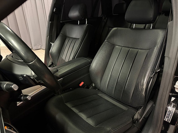 Mercedes-Benz E220 30 of 30