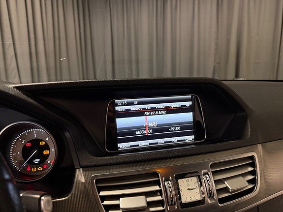 Mercedes-Benz E220 14 of 30
