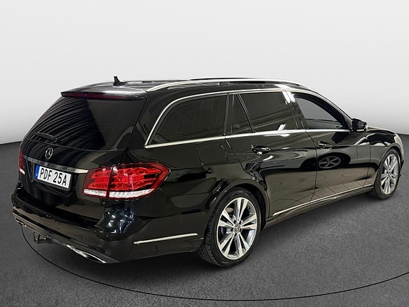 Mercedes-Benz E220 5 of 30