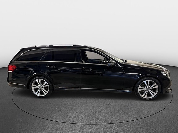 Mercedes-Benz E220 6 of 30