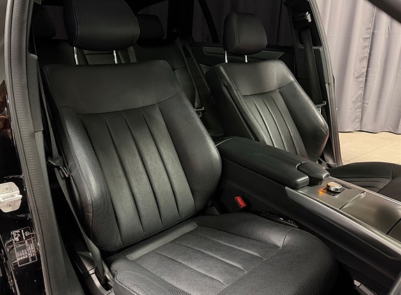 Mercedes-Benz E220 29 of 30