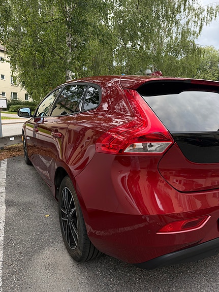 Volvo V40 5 of 5