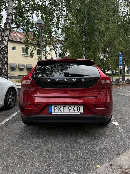 Volvo V40 4 of 5
