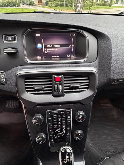 Volvo V40 13 of 24