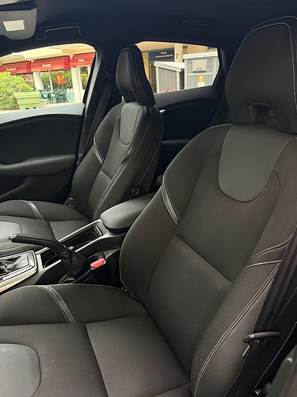Volvo V40 16 of 24