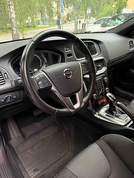 Volvo V40 7 of 24