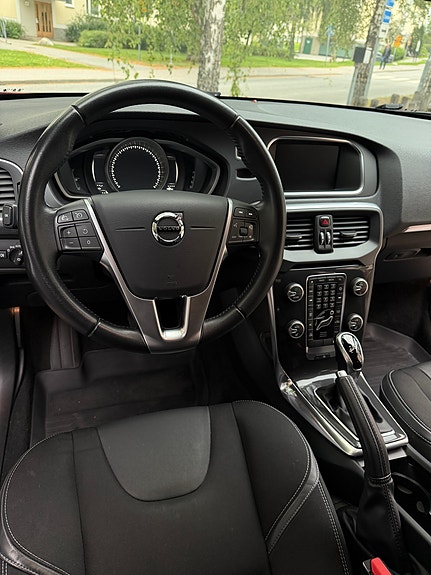 Volvo V40 10 of 24